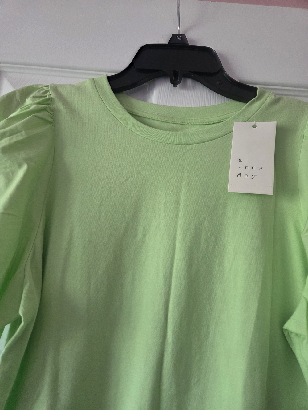 Women's puff elbow sleeve top size M NWT - Picture 3 of 4